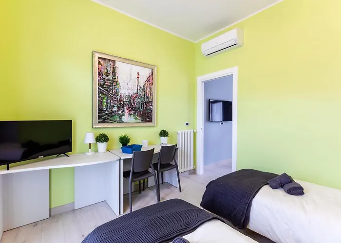 Apartment Hostly - Art & Color Midtown - 3br 2ba