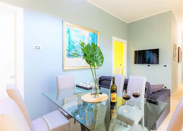 Hostly - Art & Color Midtown - 3br 2ba Apartment Rom