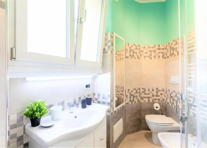 Apartment Hostly - Art & Color Midtown - 3br 2ba *
