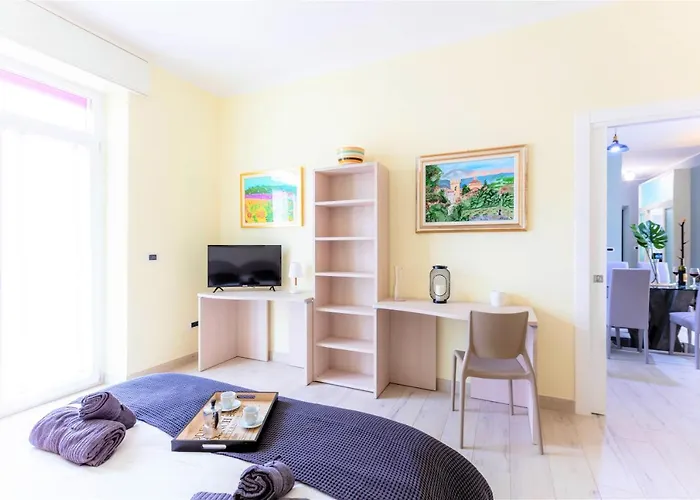 Hostly - Art & Color Midtown - 3br 2ba *