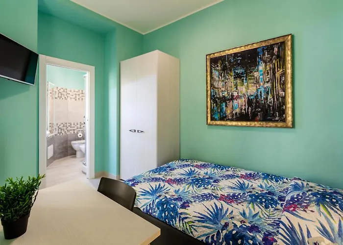 Apartment Hostly - Art & Color Midtown - 3br 2ba Rom