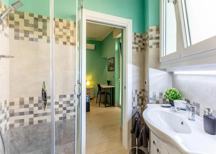 Hostly - Art & Color Midtown - 3br 2ba *